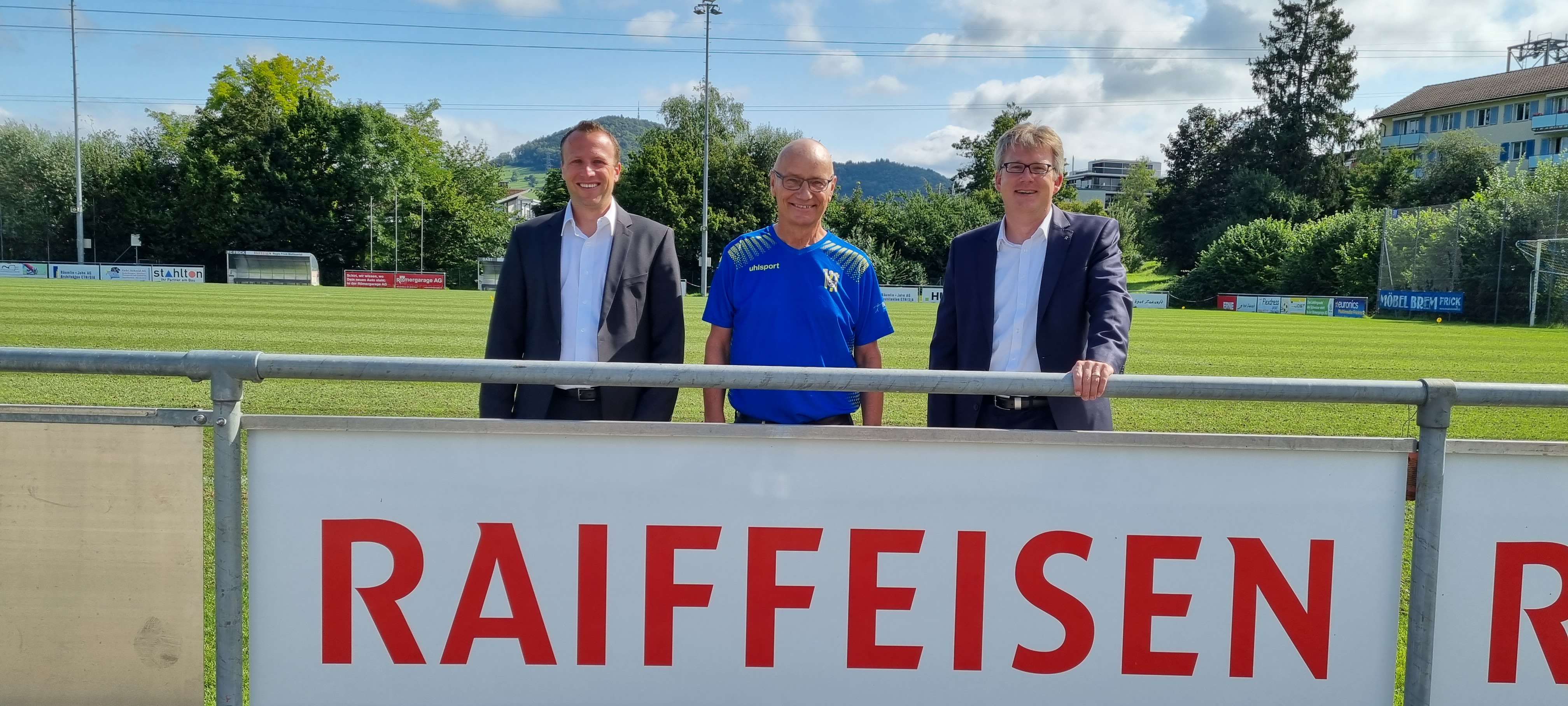 Volltreffer – Raiffeisenbank Regio Frick-Mettauertal und FC Frick verlängern Sponsoring-Partnerschaft